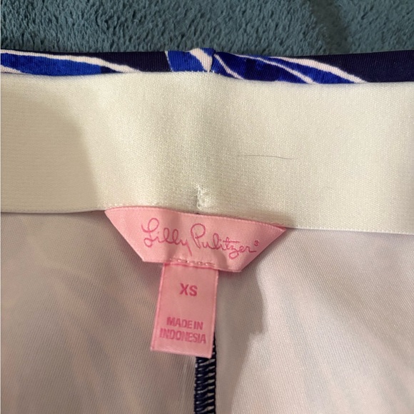 Lilly Pulitzer Blue and White Shorts - Picture 2 of 7